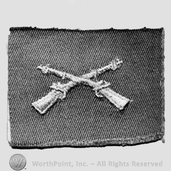 Mark with Insignia consisted of crossed rifles; | #394292